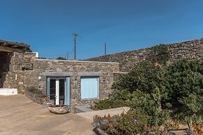 Villa Aphrodite sunkissed MykonianLuxury