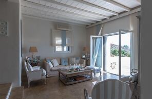 Villa Aphrodite sunkissed MykonianLuxury