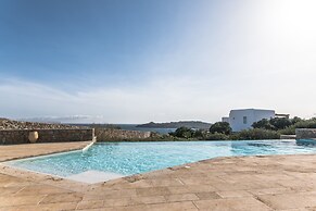 Villa Aphrodite sunkissed MykonianLuxury
