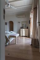 Villa Aphrodite sunkissed MykonianLuxury