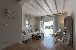 Villa Aphrodite sunkissed MykonianLuxury