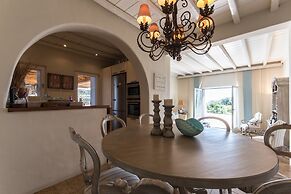 Villa Aphrodite sunkissed MykonianLuxury