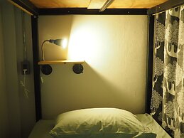 Hybrit Hostel & Cafe