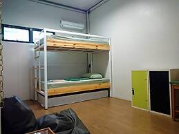 Hybrit Hostel & Cafe