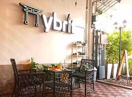 Hybrit Hostel & Cafe