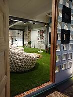 Hybrit Hostel & Cafe