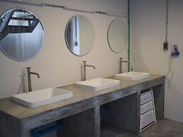 Hybrit Hostel & Cafe