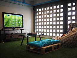 Hybrit Hostel & Cafe