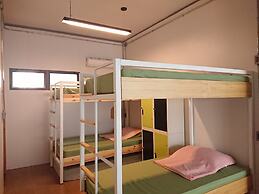 Hybrit Hostel & Cafe