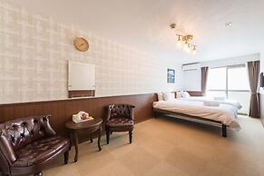 Floral Green Maple House