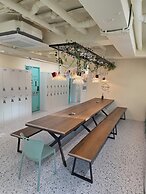 The Cube Hotel - Hostel