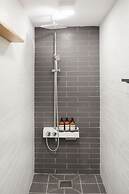 The Cube Hotel - Hostel