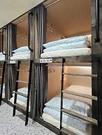 The Cube Hotel - Hostel