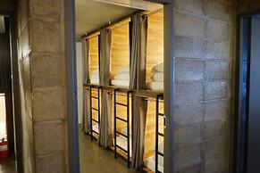 The Cube Hotel - Hostel