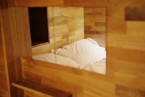 The Cube Hotel - Hostel