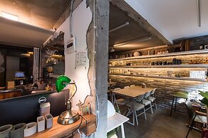 The Cube Hotel - Hostel