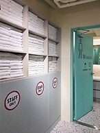 The Cube Hotel - Hostel