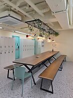 The Cube Hotel - Hostel