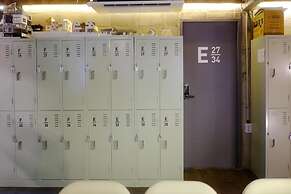 The Cube Hotel - Hostel