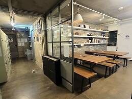 The Cube Hotel - Hostel