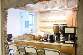 The Cube Hotel - Hostel