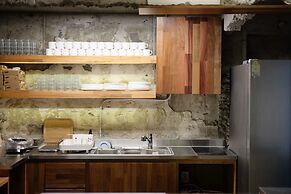 The Cube Hotel - Hostel