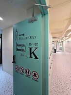 The Cube Hotel - Hostel