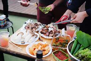 The Cube Hotel - Hostel