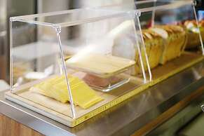 The Cube Hotel - Hostel