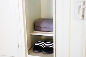 The Cube Hotel - Hostel