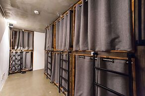 The Cube Hotel - Hostel