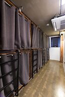 The Cube Hotel - Hostel