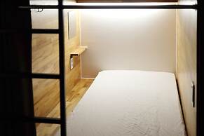 The Cube Hotel - Hostel