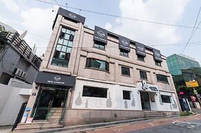 The Cube Hotel - Hostel