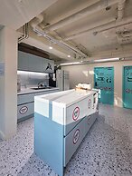 The Cube Hotel - Hostel