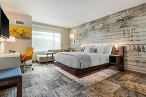 DoubleTree by Hilton Charleston Riverview