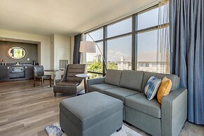 Cambria Hotel Charleston Riverview