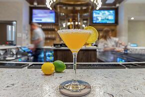 Cambria Hotel Charleston Riverview