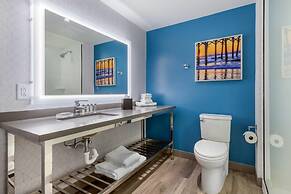 Cambria Hotel Charleston Riverview