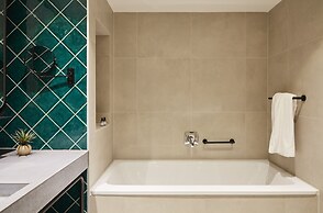 Hotel Indigo Berlin - East Side Gallery by IHG