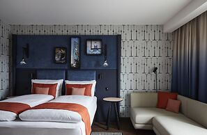 Hotel Indigo Berlin - East Side Gallery by IHG