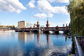 Hotel Indigo Berlin - East Side Gallery by IHG
