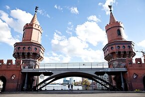Hotel Indigo Berlin - East Side Gallery by IHG