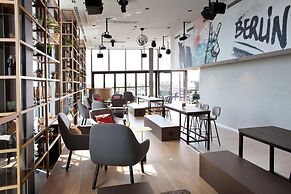 Hotel Indigo Berlin - East Side Gallery by IHG