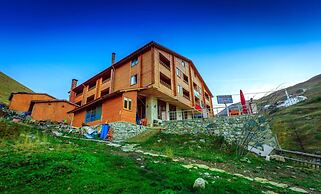Yedigoller Hotel & Restaurant