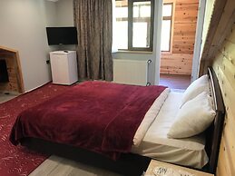 Yedigoller Hotel & Restaurant