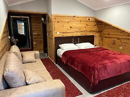 Yedigoller Hotel & Restaurant