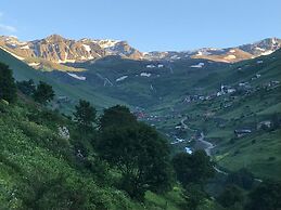 Yedigoller Hotel & Restaurant