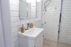 Gorgeous Ernesto III