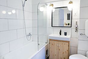 Gorgeous Ernesto III